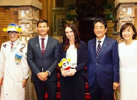 Clarke Gayford with Japanese prime minister Shinzo Abe, Japan's first lady Mrs. Akie Abe and with his partner Jacinda Ardern.